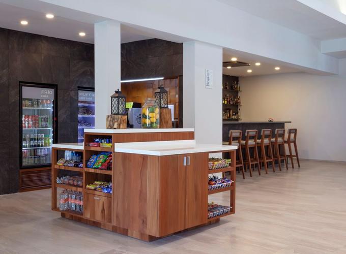 Pantry  Krystal Urban® Monterrey San Jeronimo Pantry  Krystal Urban® Monterrey San Jeronimo